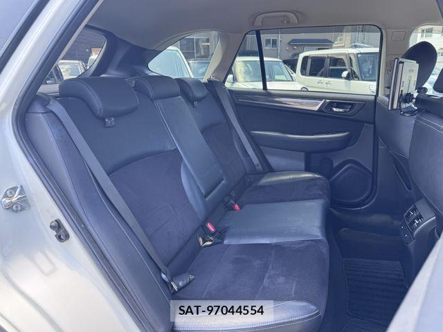 Subaru OUTBACK 2016-04 8074292-23