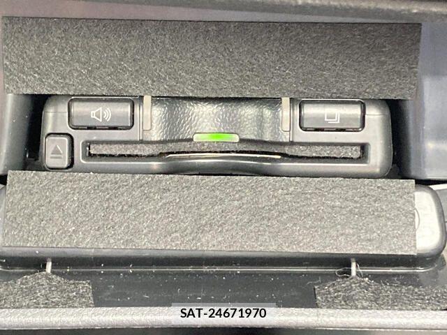 Subaru OUTBACK 2022-01 8208273-12