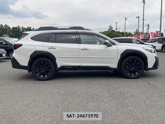 Subaru OUTBACK 2022-01 8208273-16