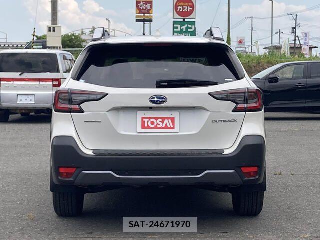 Subaru OUTBACK 2022-01 8208273-17