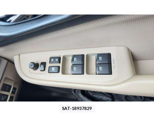 Subaru OUTBACK 2017-10 8208279-16