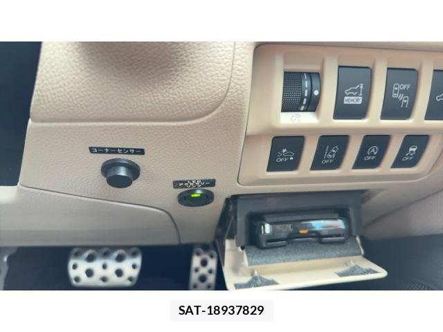 Subaru OUTBACK 2017-10 8208279-17