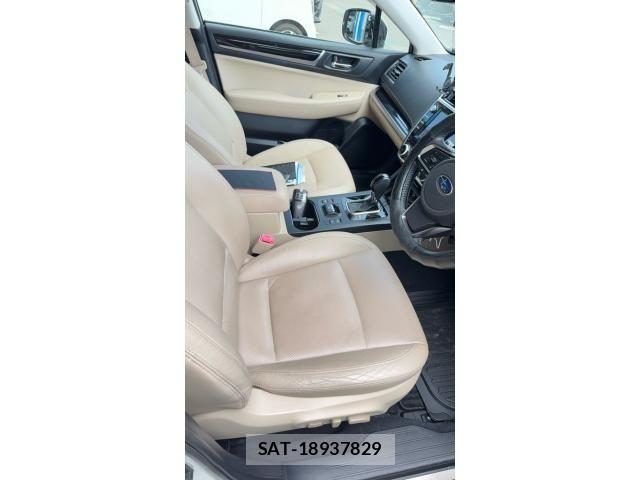 Subaru OUTBACK 2017-10 8208279-20