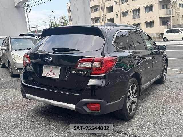 Subaru OUTBACK 2018-07 8208278-18