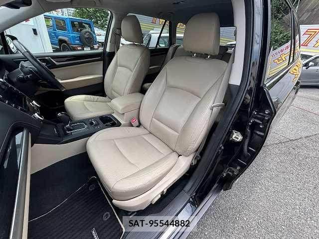 Subaru OUTBACK 2018-07 8208278-23