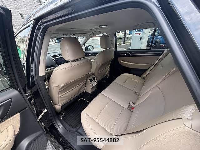 Subaru OUTBACK 2018-07 8208278-26