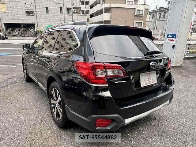 Subaru OUTBACK 2018-07 8208278-2