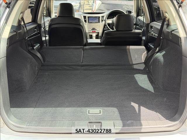 Subaru OUTBACK 2011-11 8245673-16