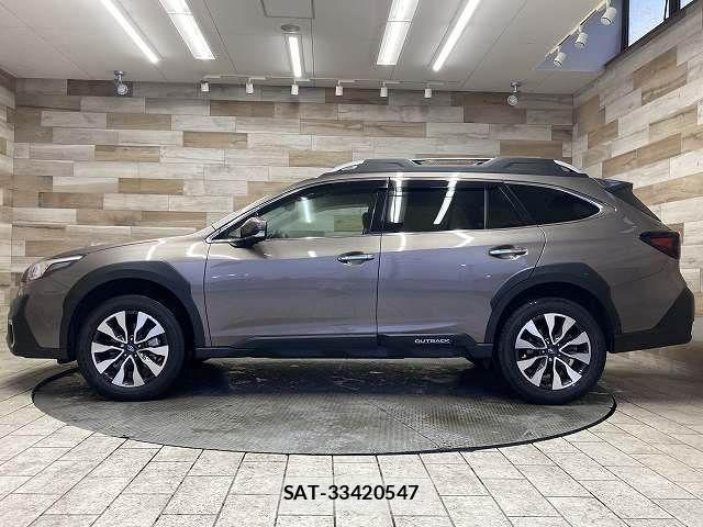 Subaru OUTBACK 2024-02 8245668-15