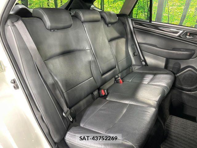 Subaru OUTBACK 2017-02 8336499-11
