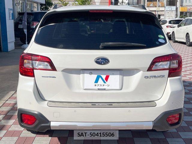 Subaru OUTBACK 2017-12 8366647-14