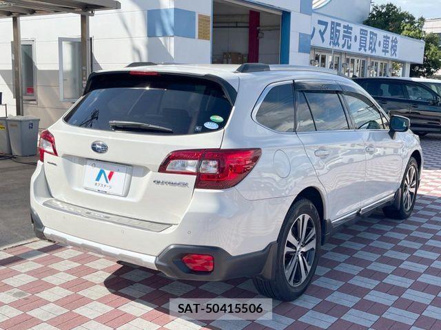 Subaru OUTBACK 2017-12 8366647-16