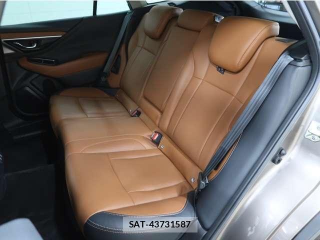 Subaru OUTBACK 2022-06 8366648-12