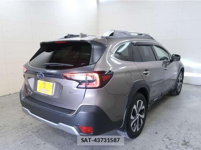 Subaru OUTBACK 2022-06 8366648-21