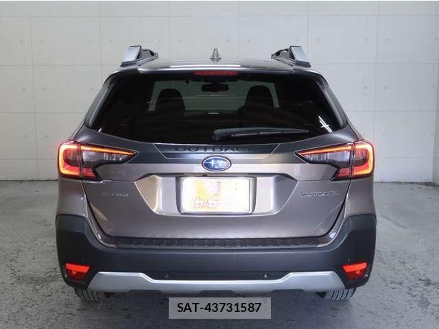 Subaru OUTBACK 2022-06 8366648-22