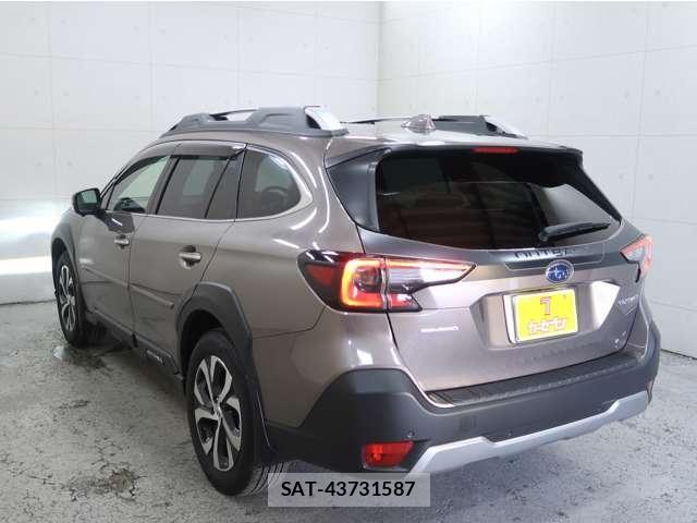 Subaru OUTBACK 2022-06 8366648-23