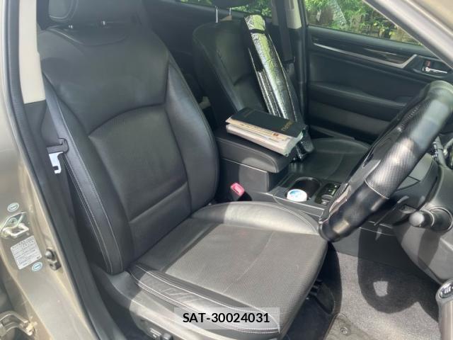 Subaru OUTBACK 2015-09 8438321-17