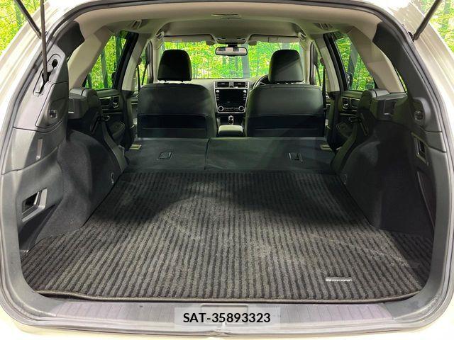 Subaru OUTBACK 2018-02 8525462-10