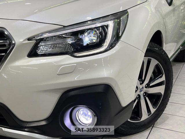 Subaru OUTBACK 2018-02 8525462-12