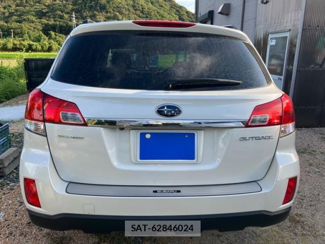 Subaru OUTBACK 2012-05 8525472-1