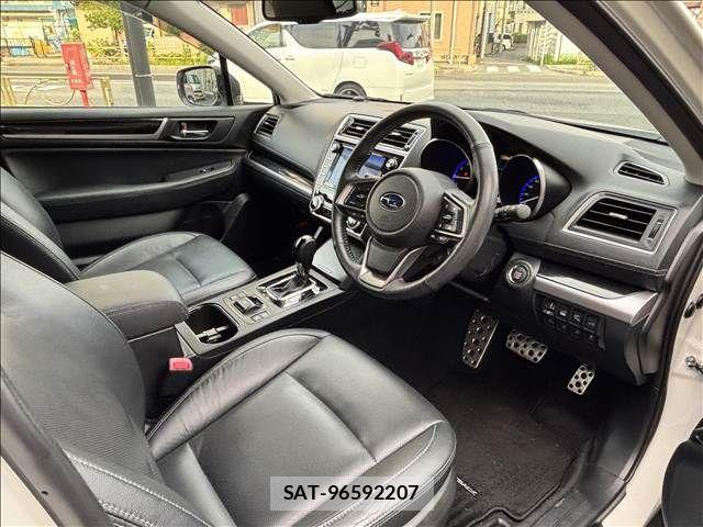 Subaru OUTBACK 2019-05 8627416-14