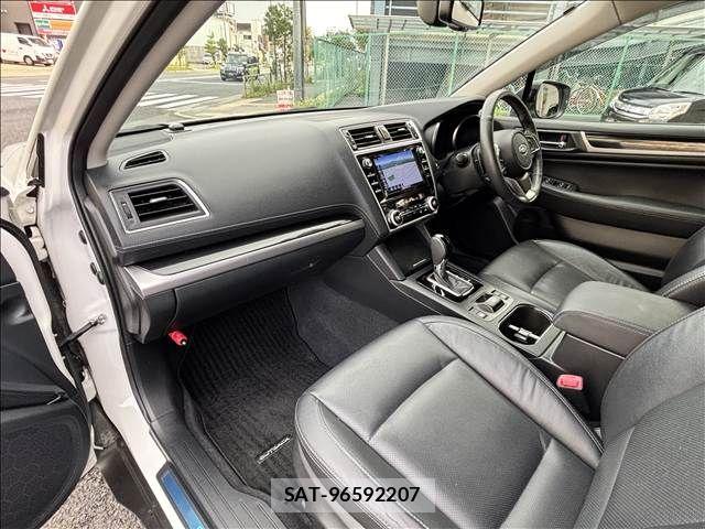 Subaru OUTBACK 2019-05 8627416-16
