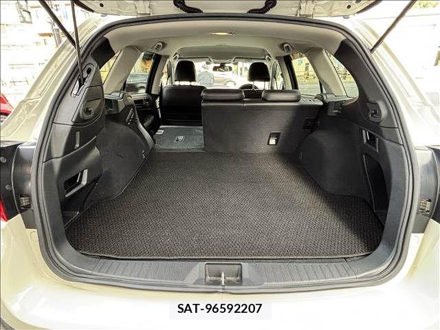 Subaru OUTBACK 2019-05 8627416-29