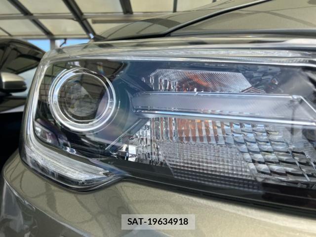 Subaru OUTBACK 2018-03 8627425-11