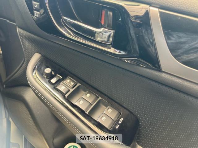 Subaru OUTBACK 2018-03 8627425-18