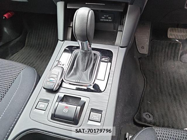 Subaru OUTBACK 2016-05 8659839-13