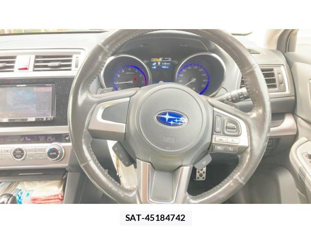 Subaru OUTBACK 2017-03 8659841-12