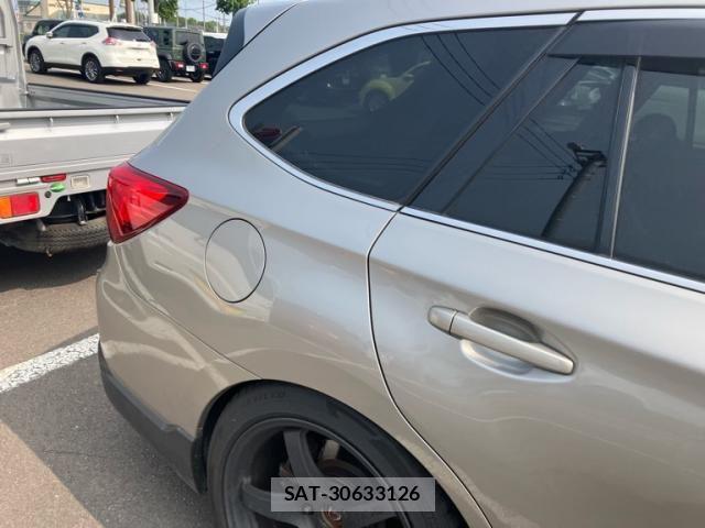 Subaru OUTBACK 2016-10 8743291-11
