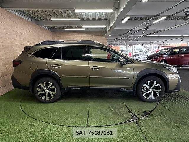Subaru OUTBACK 2023-05 8796418-17