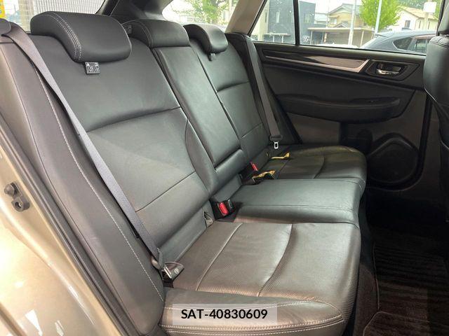 Subaru OUTBACK 2017-08 8829871-10
