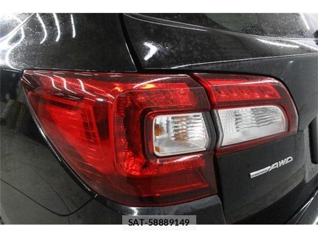 Subaru OUTBACK 2017-12 8849542-17