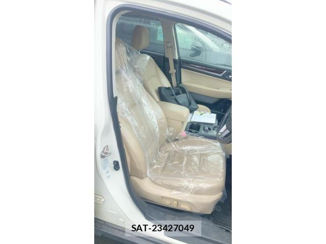 Subaru OUTBACK 2015-03 8849545-14