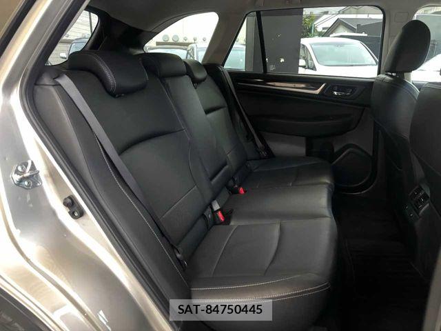 Subaru OUTBACK 2015-12 8849543-18