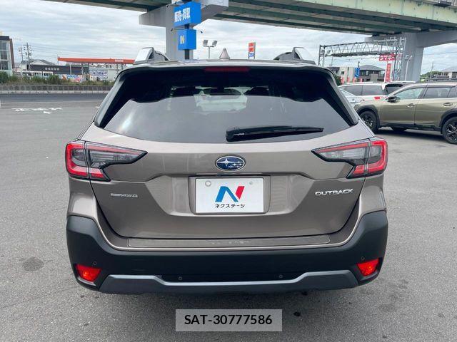 Subaru OUTBACK 2022-03 8871318-18