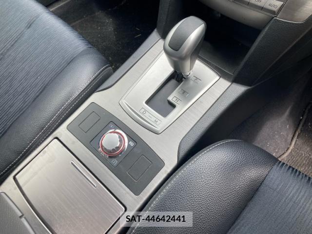 Subaru LEGACY TOURING WAGON 2011-12 7617563-21