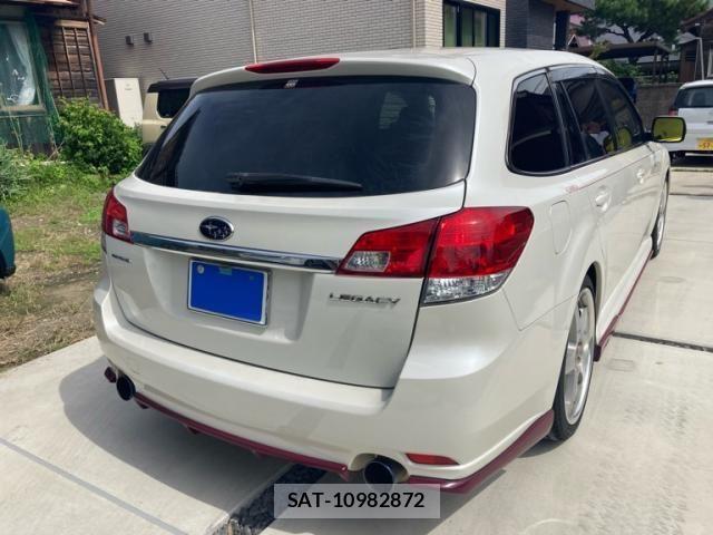 Subaru LEGACY TOURING WAGON 2010-01 8880433-2