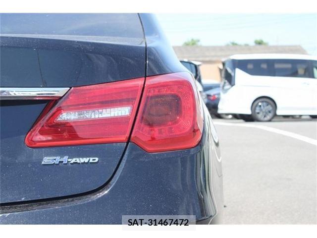 Honda LEGEND 2015-04 6683837-11