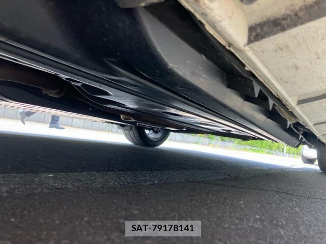 Subaru LEVORG 2017-08 7220787-21