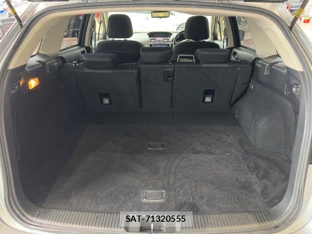 Subaru LEVORG 2018-02 7220795-11