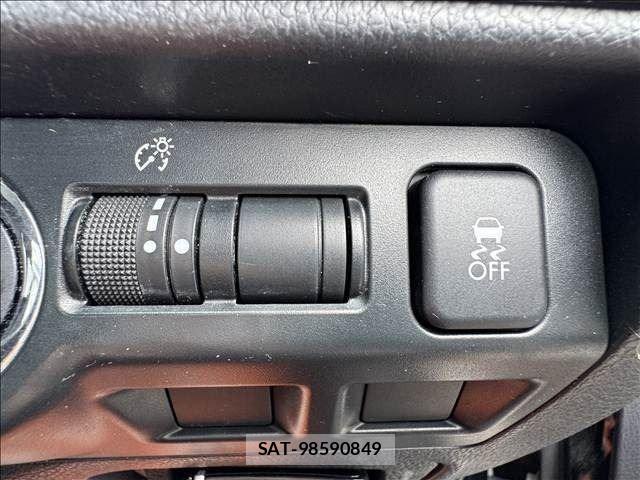 Subaru LEVORG 2018-02 7508984-26