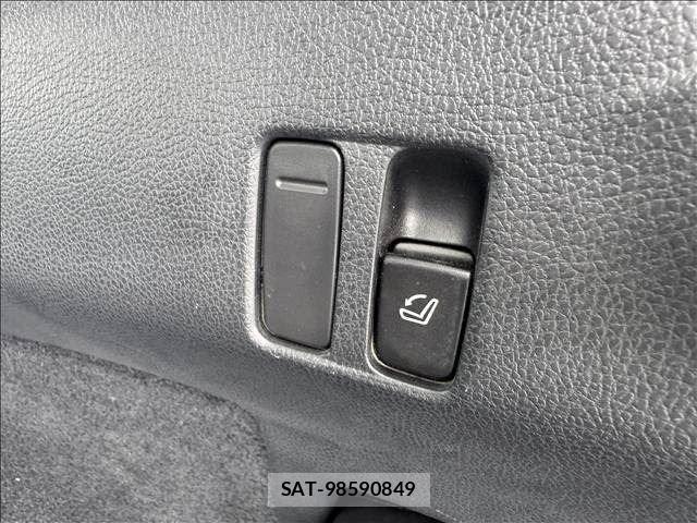 Subaru LEVORG 2018-02 7508984-28