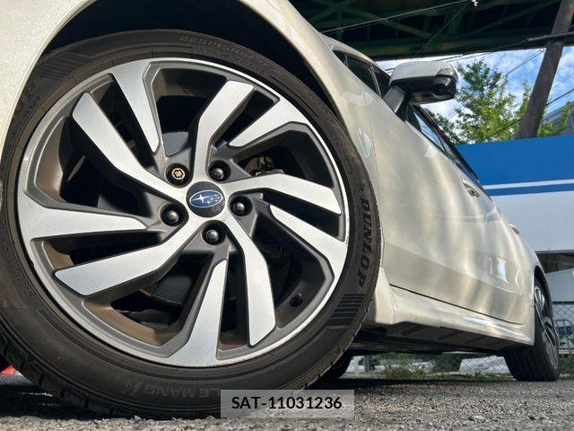 Subaru LEVORG 2017-08 8036371-13