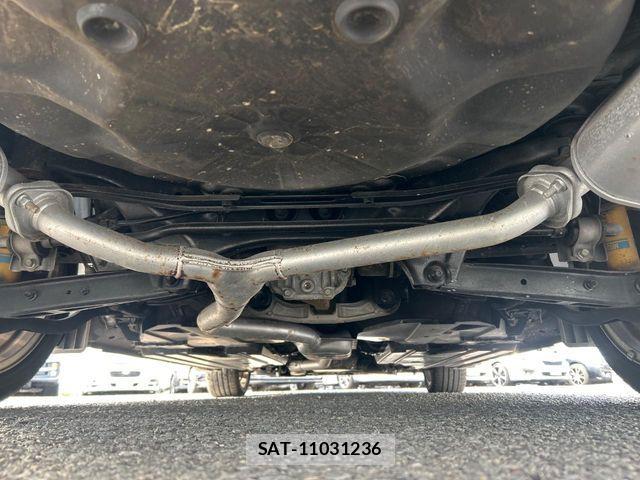 Subaru LEVORG 2017-08 8036371-18
