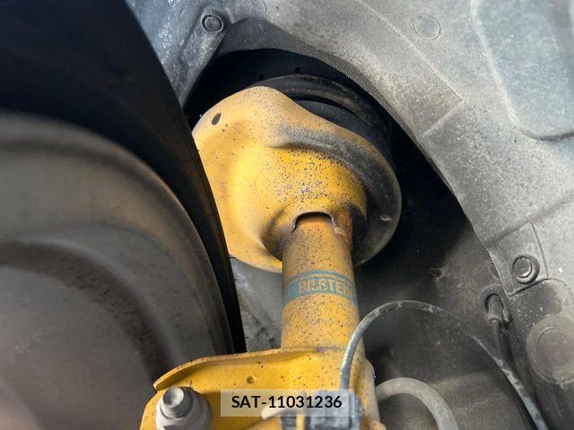 Subaru LEVORG 2017-08 8036371-19