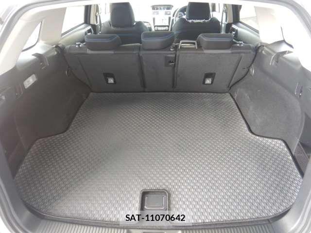 Subaru LEVORG 2017-09 8074314-11