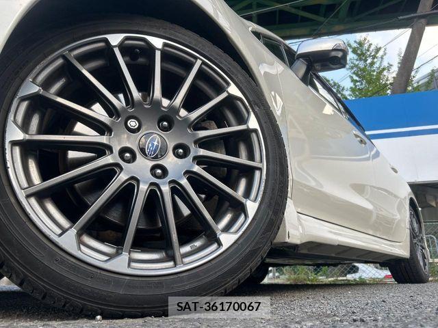 Subaru LEVORG 2017-12 8130979-12